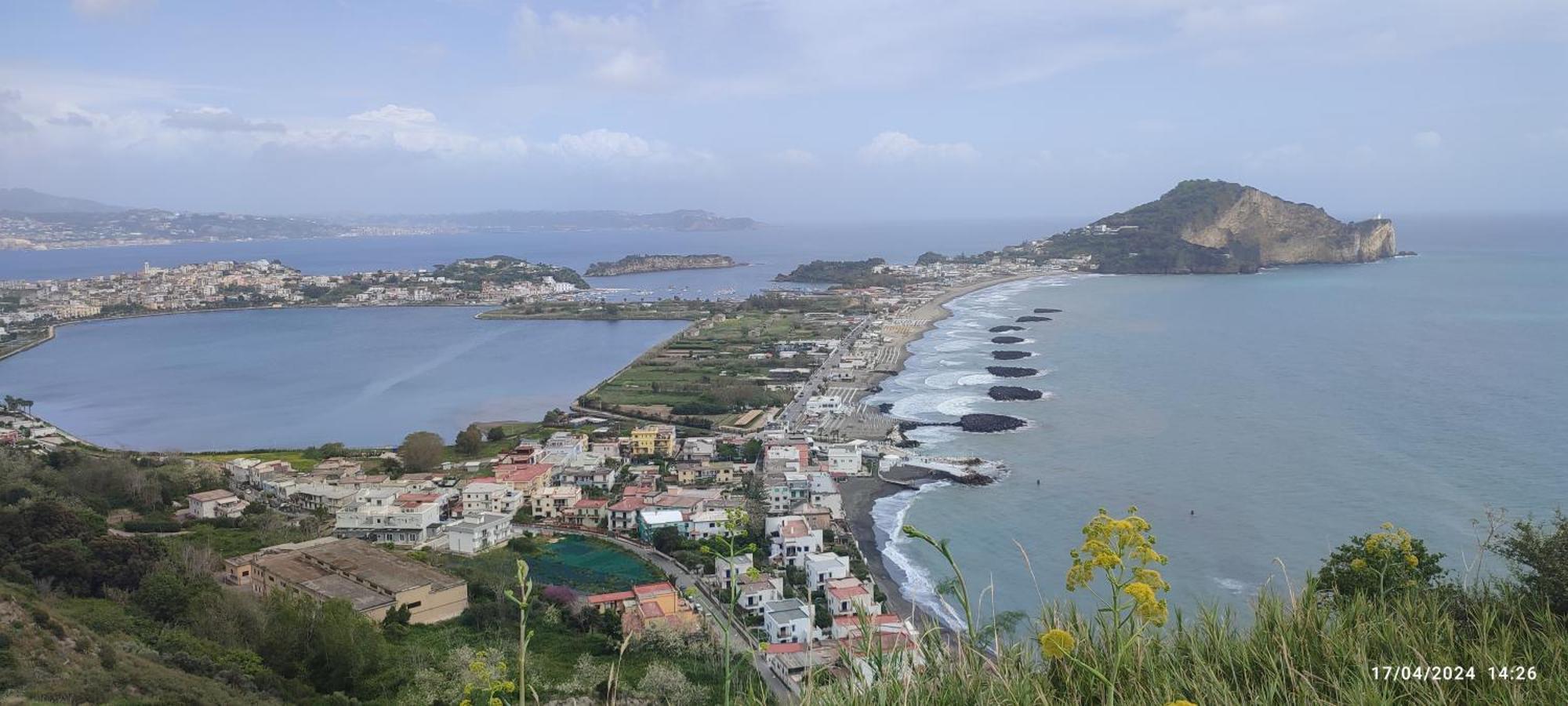 La Casetta Di Vivi Bacoli Bagian luar foto